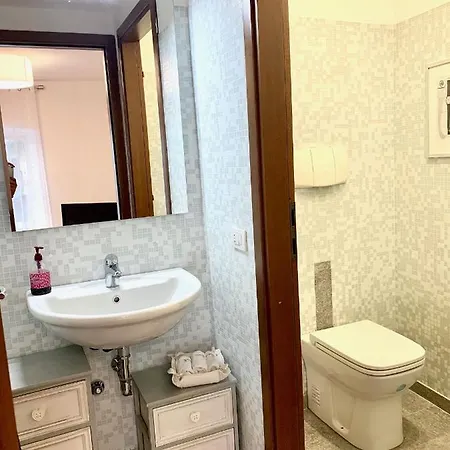 Milan Center Studio Apartment In Corso Magenta דירה *