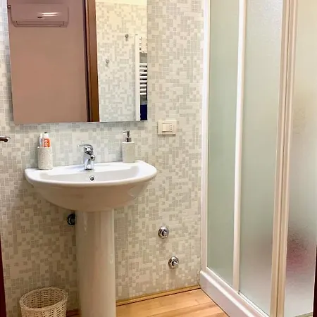 Milan Center Studio Apartment In Corso Magenta דירה *